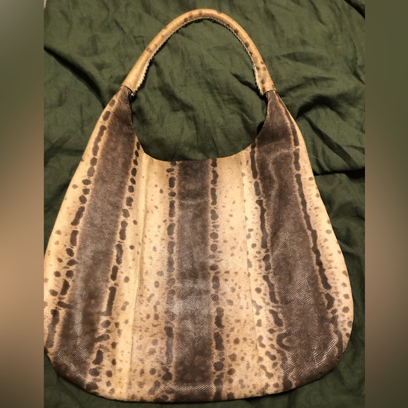๐ด๐คฉ DEVI KROELL DESIGNER PYTHON SNAKESKIN HOBO SHOULDER BAG!๐ - Picture 4 of 17